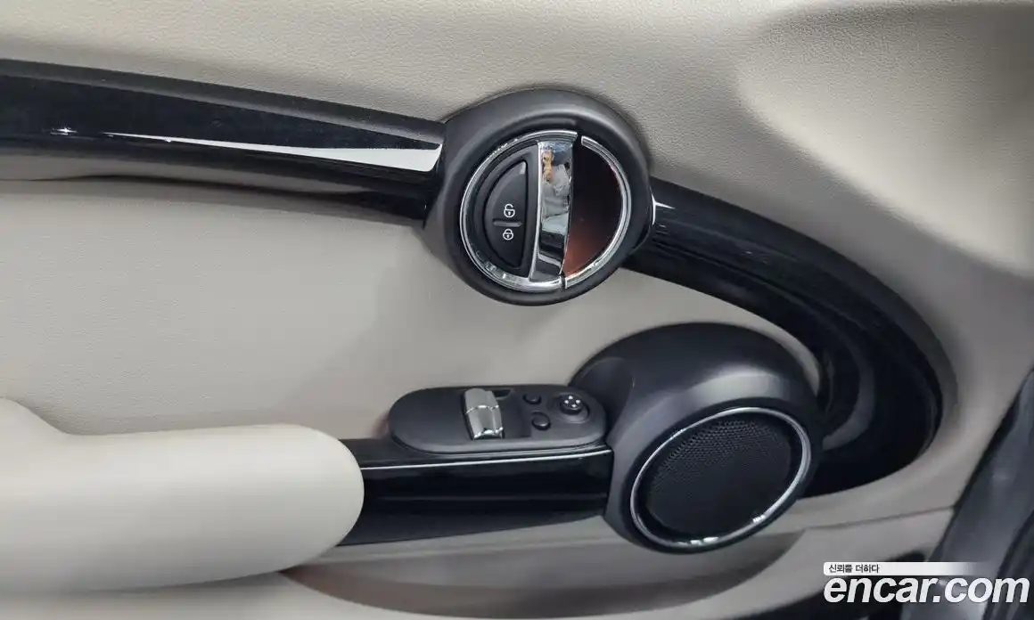 Mini Cooper 2015 1.5 Автомат в Москве № 198368, фото 9