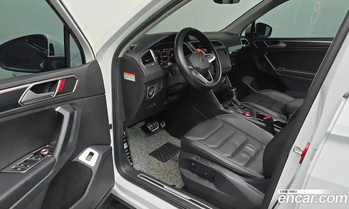 Volkswagen Tiguan 2023 2.0 Автомат в Москве № 198967, фото 17