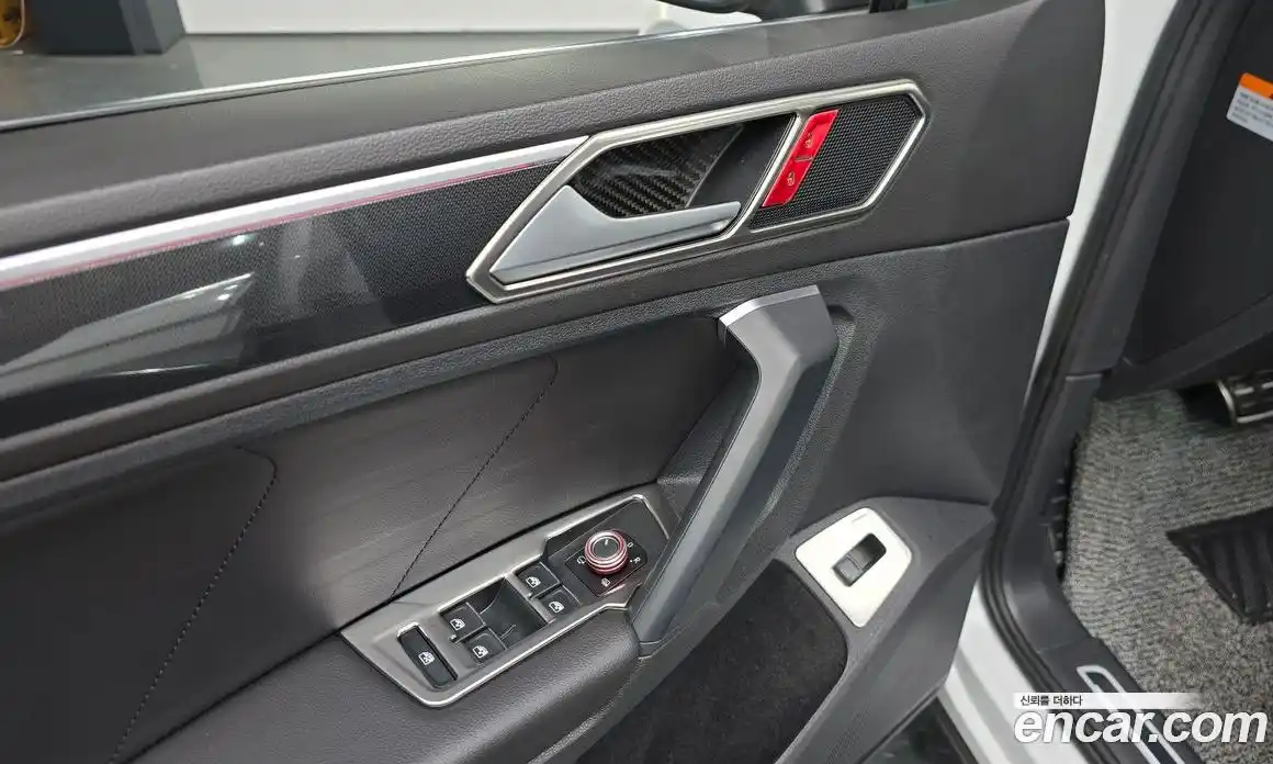 Volkswagen Tiguan 2023 2.0 Автомат в Москве № 198967, фото 18