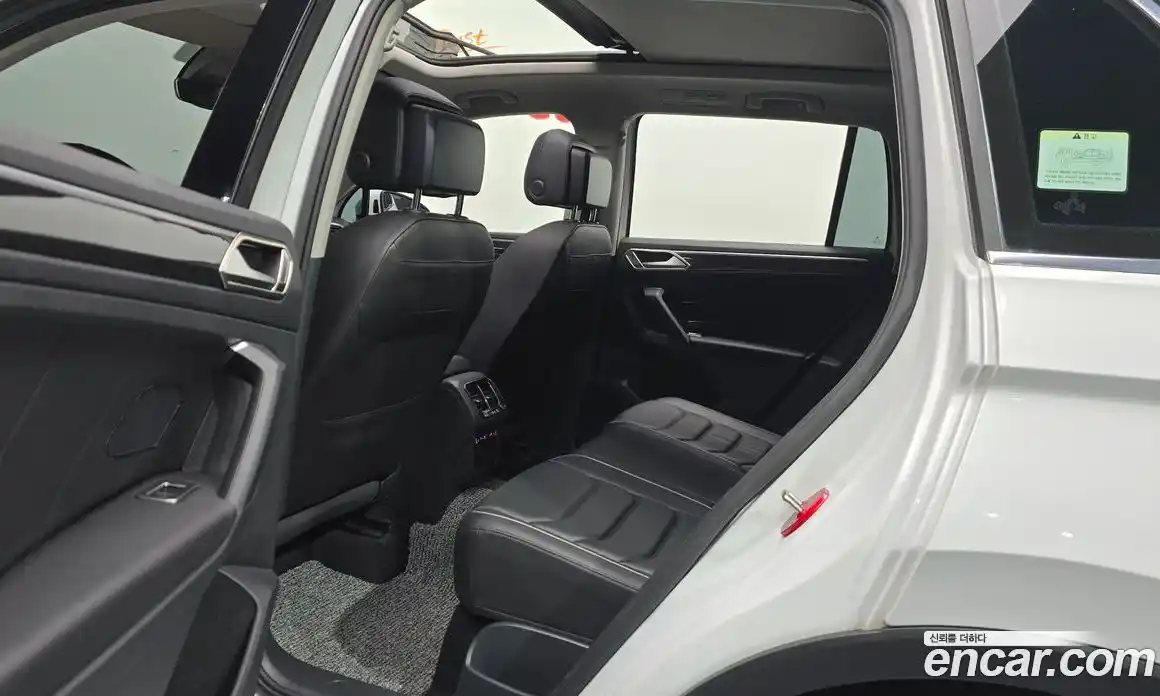 Volkswagen Tiguan 2023 2.0 Автомат в Москве № 198967, фото 19