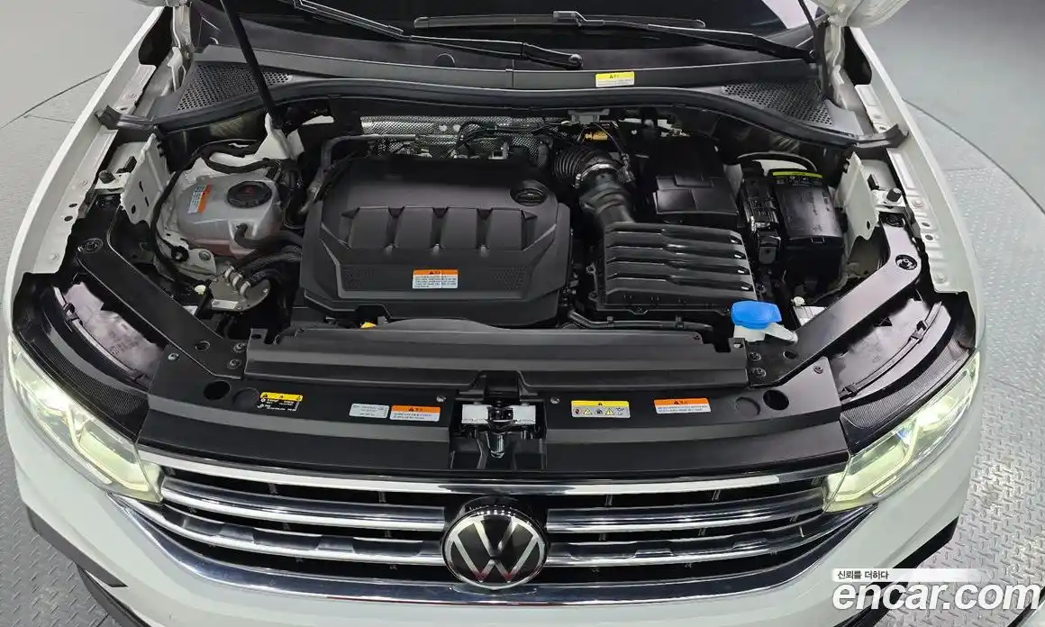 Volkswagen Tiguan 2023 2.0 Автомат в Москве № 198967, фото 3