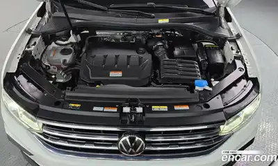 Volkswagen Tiguan 2023 2.0 Автомат в Москве № 198967, миниатюра 3