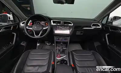 Volkswagen Tiguan 2023 2.0 Автомат в Москве № 198967, миниатюра 5