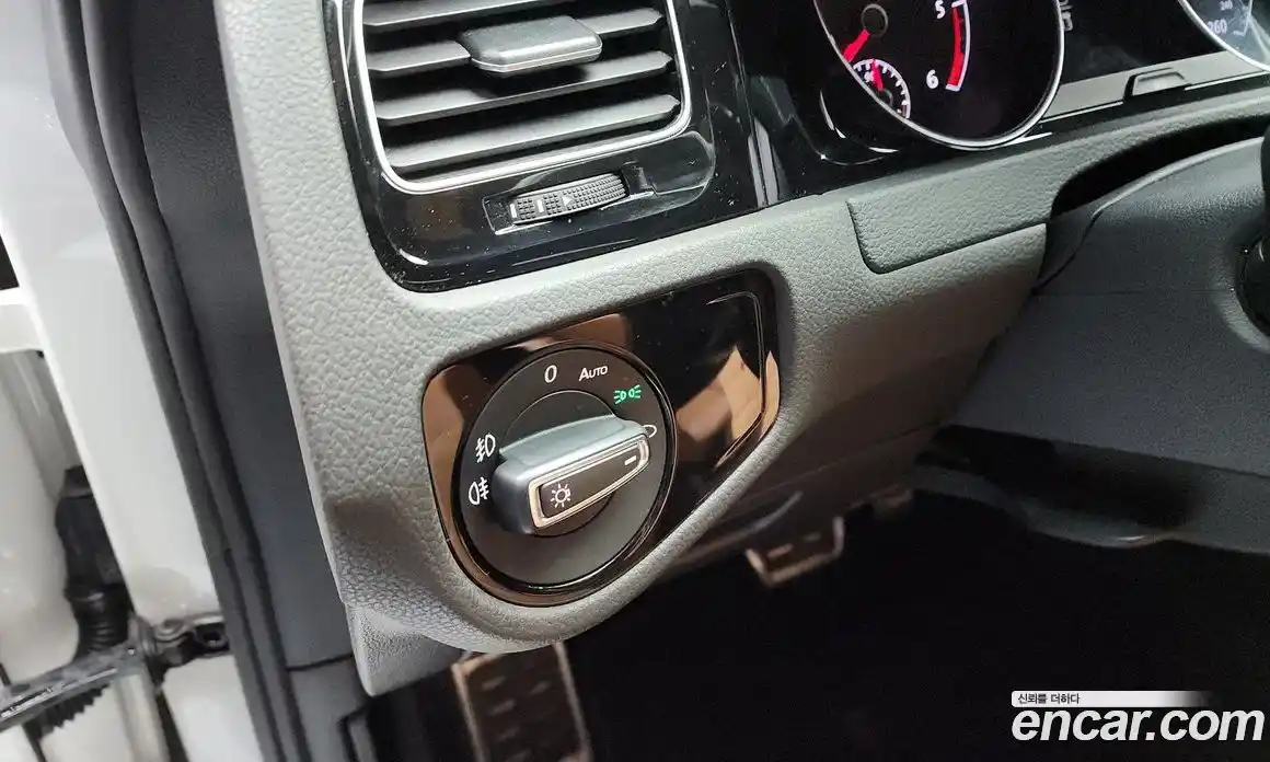 Volkswagen Golf 2015 2.0 Автомат в Москве № 199254, фото 7