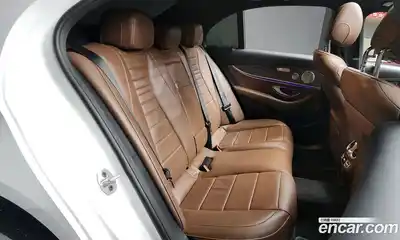 Mercedes-Benz E-Class 2023 2.0 Автомат в Москве № 205158, миниатюра 12