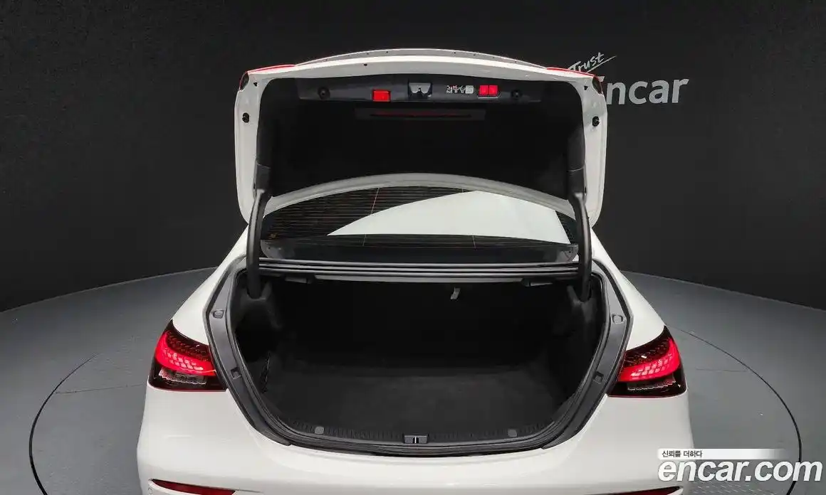 Mercedes-Benz E-Class 2023 2.0 Автомат в Москве № 205158, фото 20