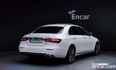 Mercedes-Benz E-Class 2023 2.0 Автомат в Москве № 205158, миниатюра 2