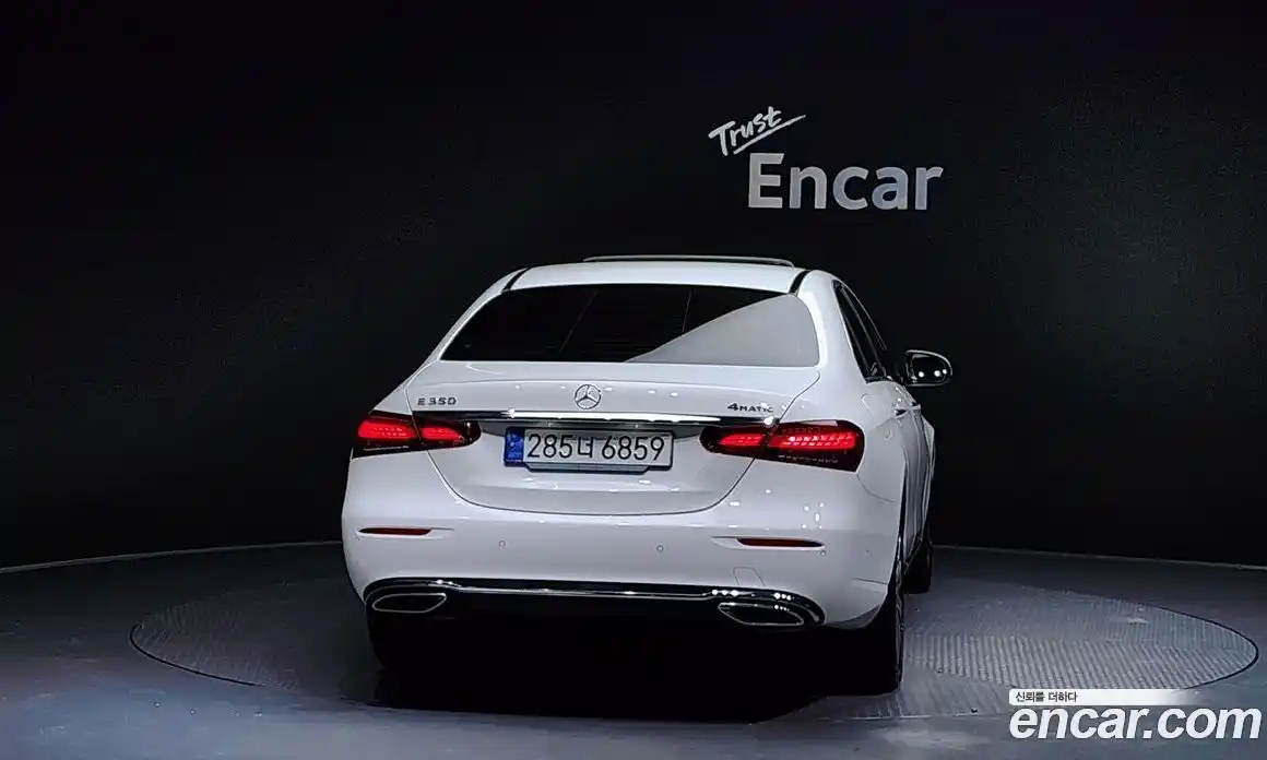 Mercedes-Benz E-Class 2023 2.0 Автомат в Москве № 205158, фото 4