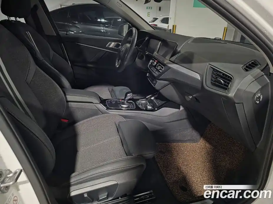 BMW 1-Series 2023 2.0 Автомат в Москве № 211009, фото 14