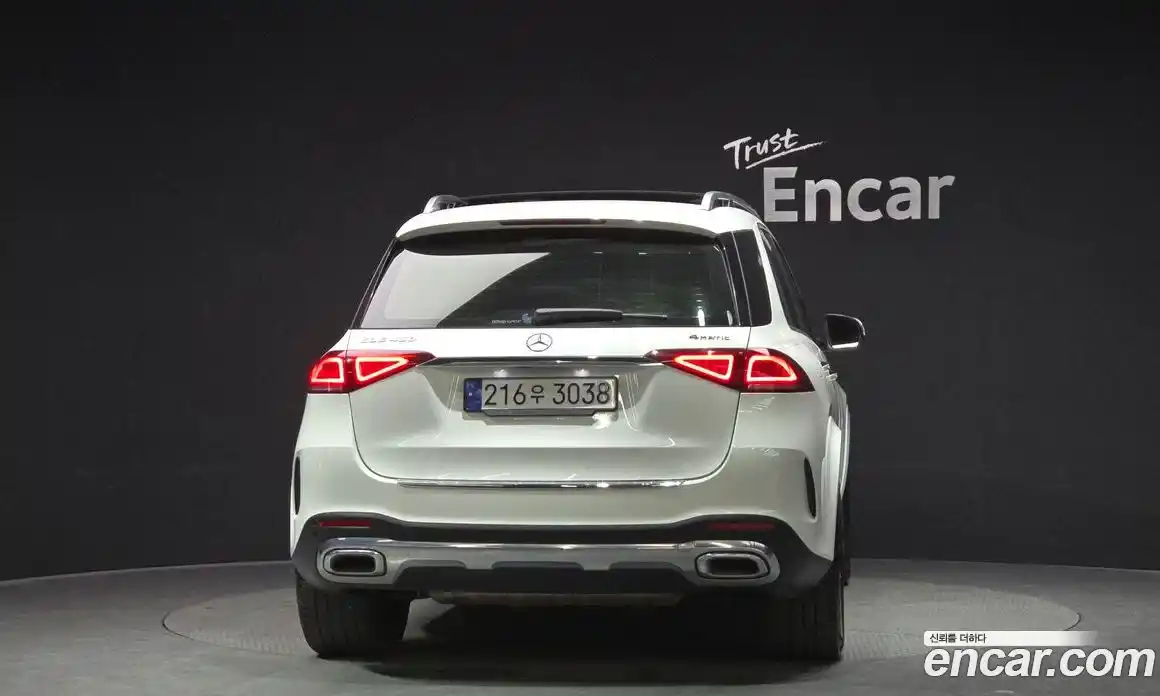 Mercedes-Benz GLE-Class 2023 3.0 Автомат в Москве № 211933, фото 3