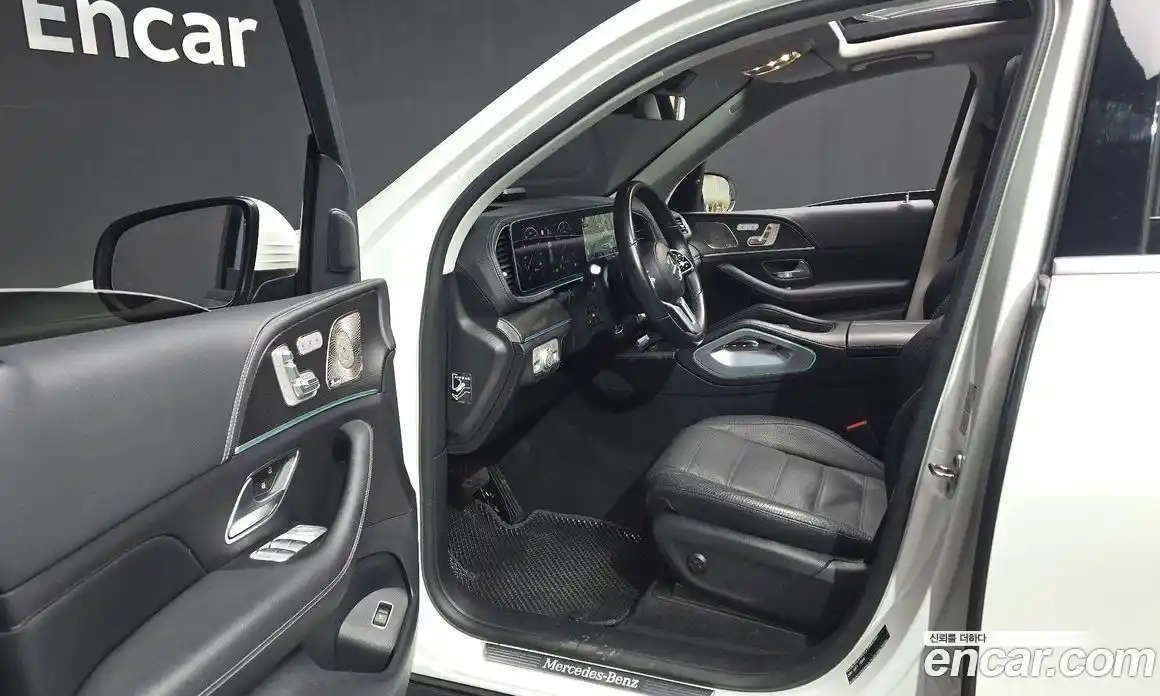 Mercedes-Benz GLE-Class 2023 3.0 Автомат в Москве № 211933, фото 4