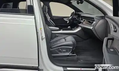 Audi Q7 2021 3.0 Автомат в Москве № 212357, миниатюра 7