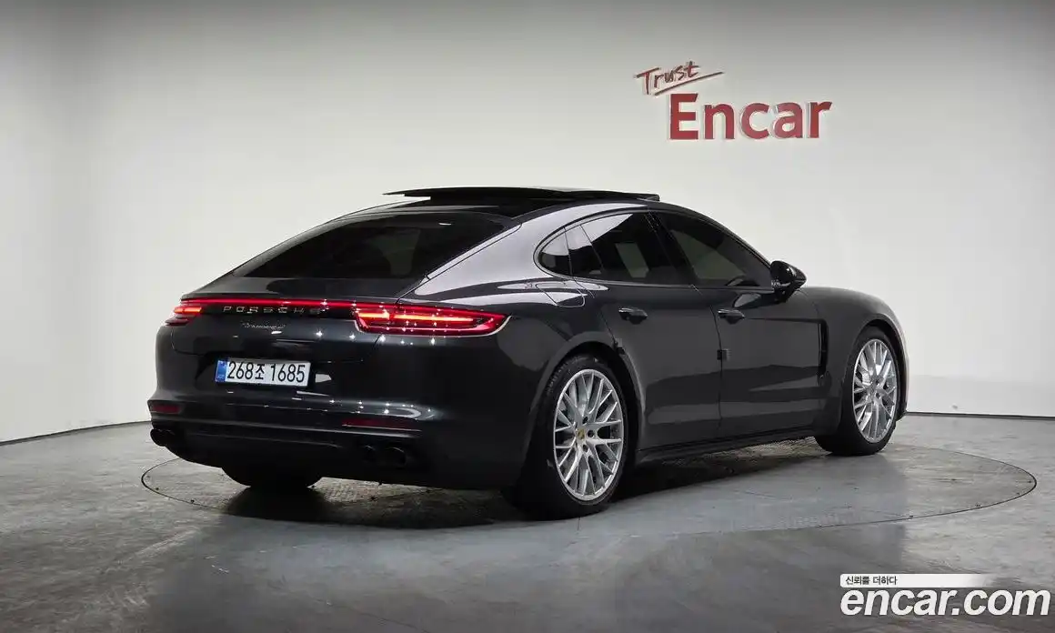 Porsche Panamera 2018 3.0 Автомат в Москве № 213278, фото 1
