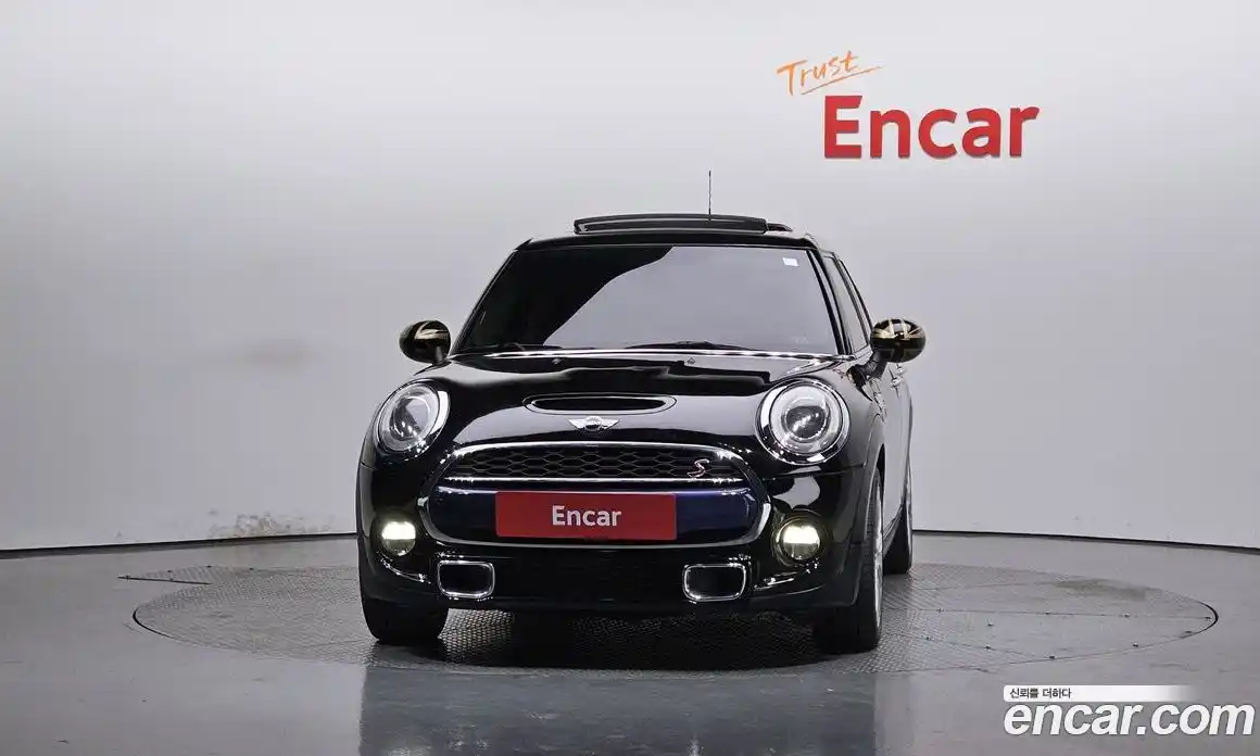 Mini Cooper 2015 2.0 Автомат в Москве № 214398, фото 3