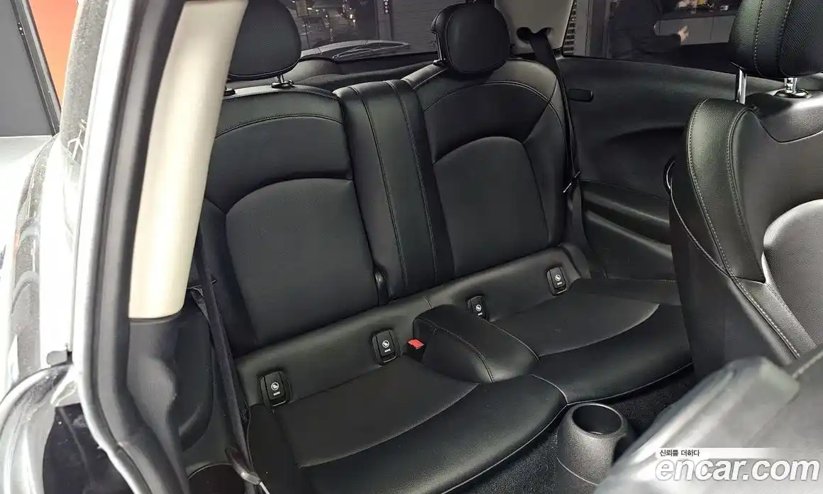 Mini Cooper 2016 2.0 Автомат в Москве № 214400, фото 12