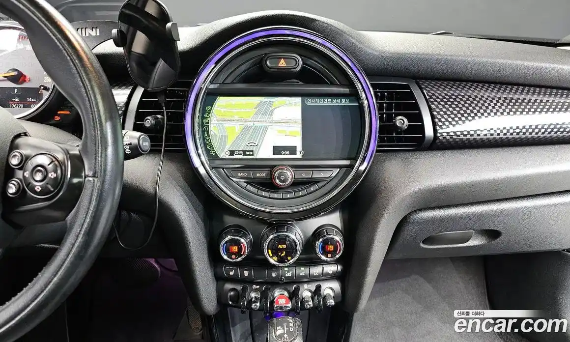 Mini Cooper 2016 2.0 Автомат в Москве № 214400, фото 14