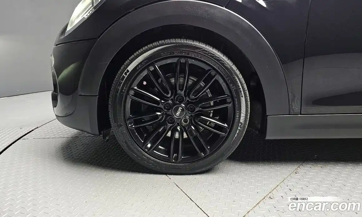 Mini Cooper 2016 2.0 Автомат в Москве № 214400, фото 5