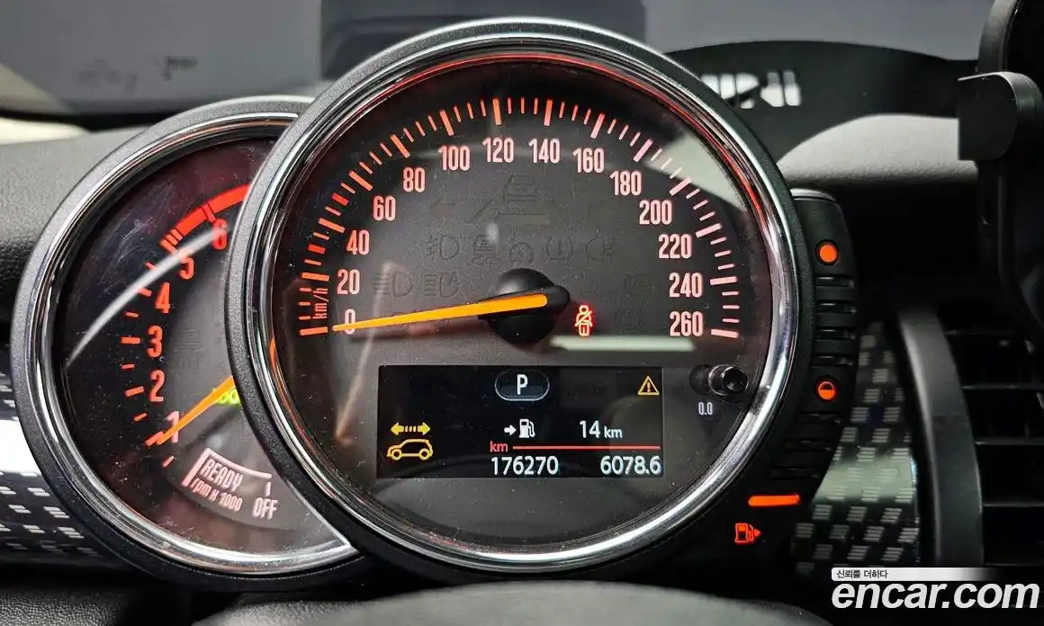 Mini Cooper 2016 2.0 Автомат в Москве № 214400, фото 8