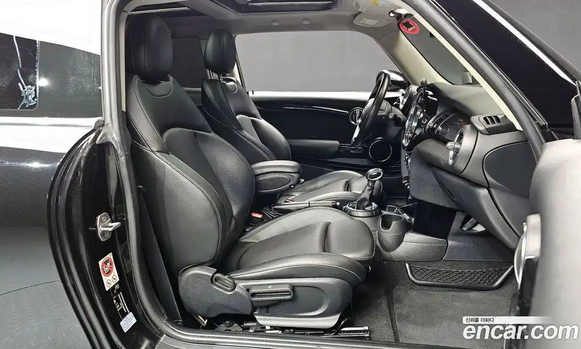 Mini Cooper 2016 2.0 Автомат в Москве № 214400, фото 10