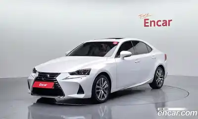 Lexus IS, 2019