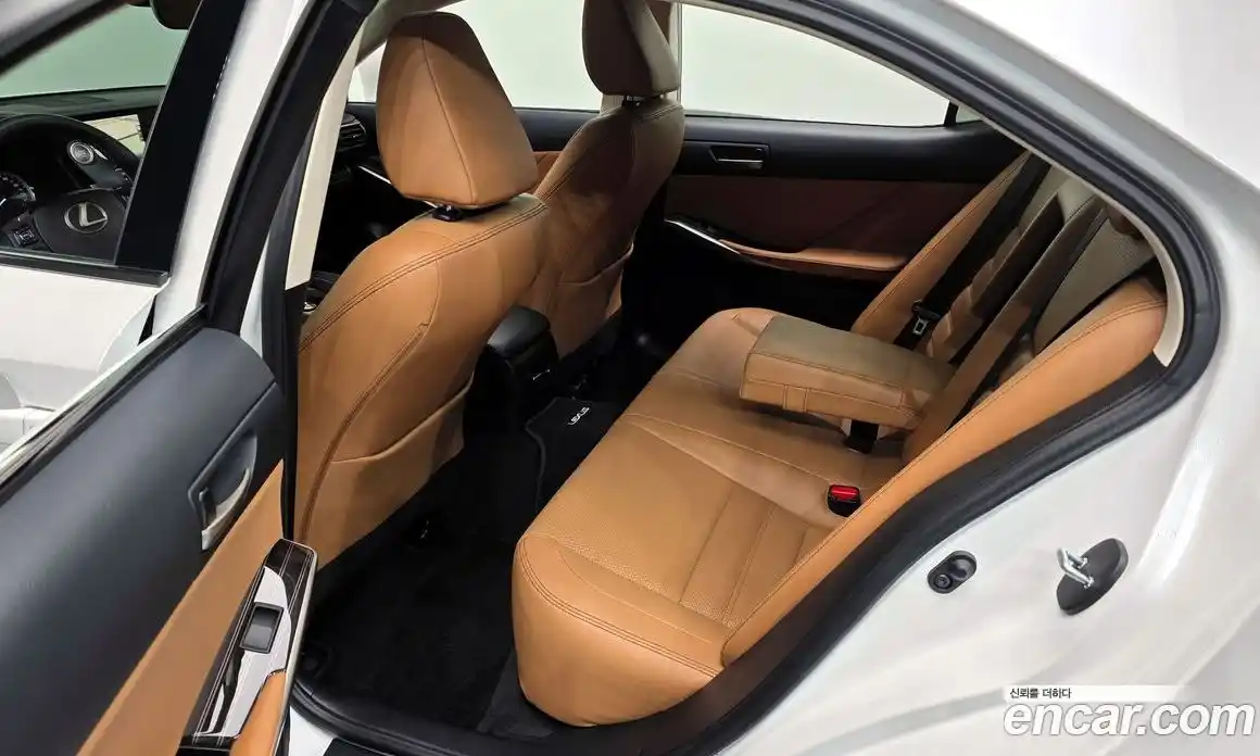 Lexus IS 2019 2.0 Автомат в Москве № 214625, фото 12