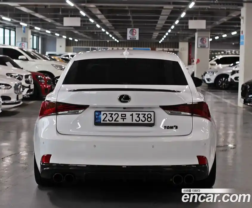 Lexus IS 2017 2.0 Автомат в Москве № 214857, фото 4