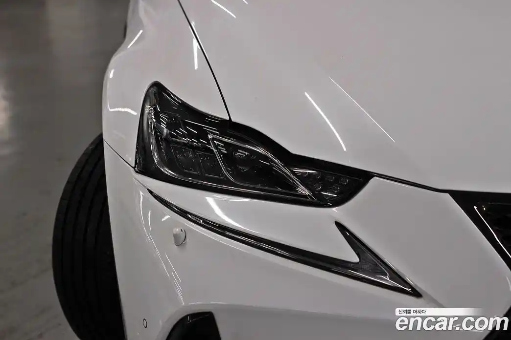 Lexus IS 2017 2.0 Автомат в Москве № 214857, фото 5