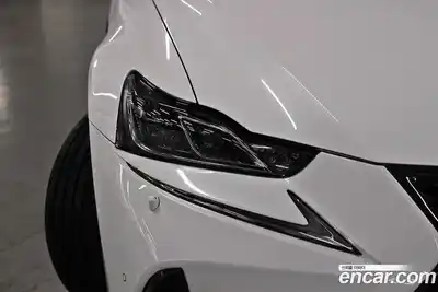 Lexus IS 2017 2.0 Автомат в Москве № 214857, миниатюра 5