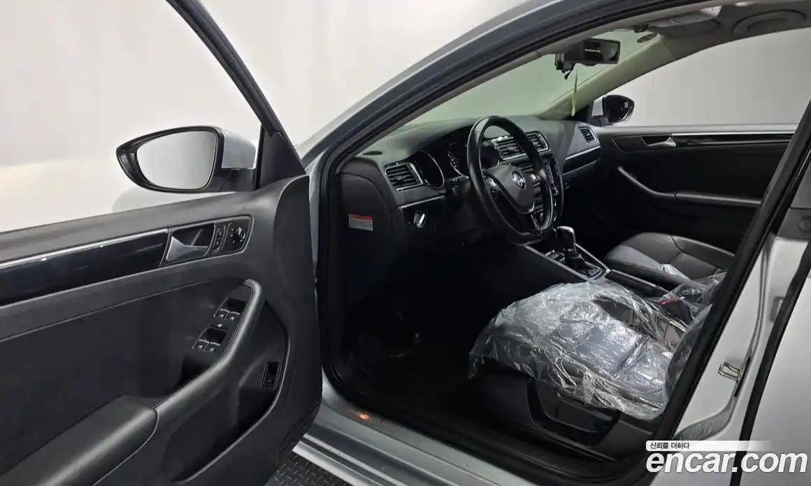 Volkswagen Jetta 2015 2.0 Автомат в Москве № 215363, фото 15