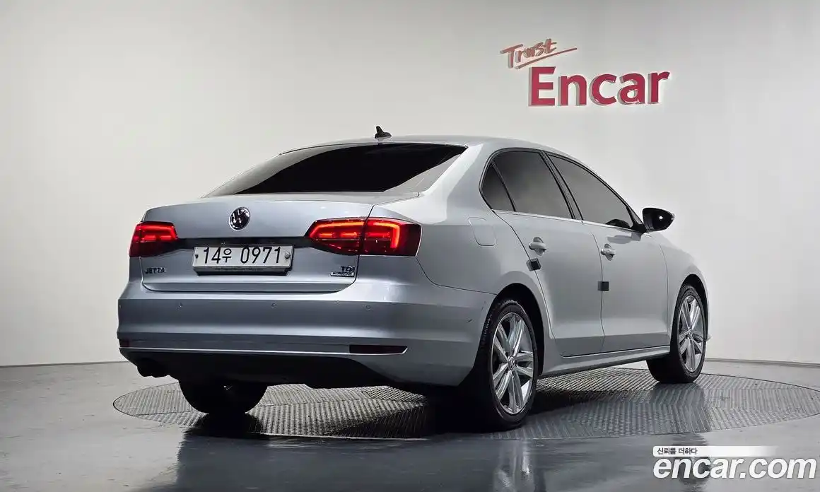 Volkswagen Jetta 2015 2.0 Автомат в Москве № 215363, фото 16