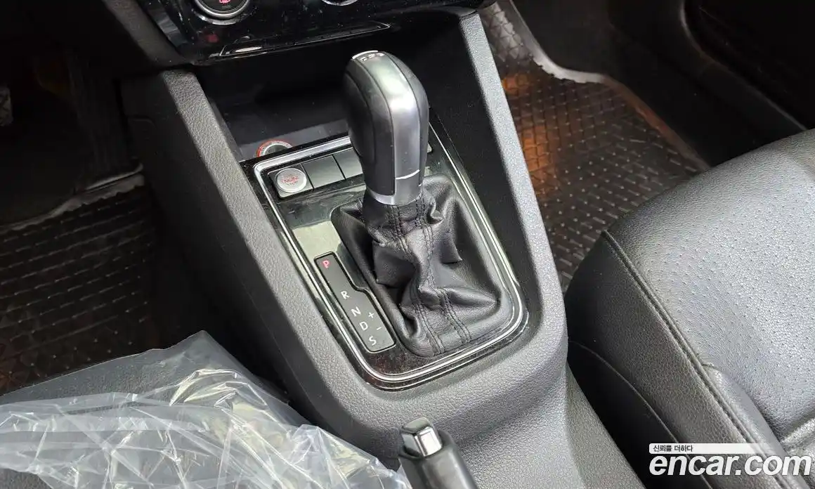 Volkswagen Jetta 2015 2.0 Автомат в Москве № 215363, фото 3