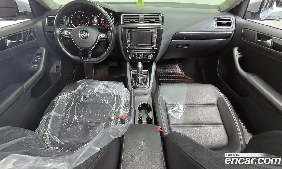 Volkswagen Jetta 2015 2.0 Автомат в Москве № 215363, фото 4