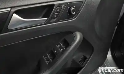 Volkswagen Jetta 2015 2.0 Автомат в Москве № 215363, миниатюра 5