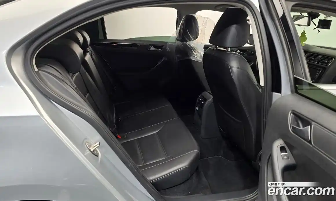 Volkswagen Jetta 2015 2.0 Автомат в Москве № 215363, фото 8