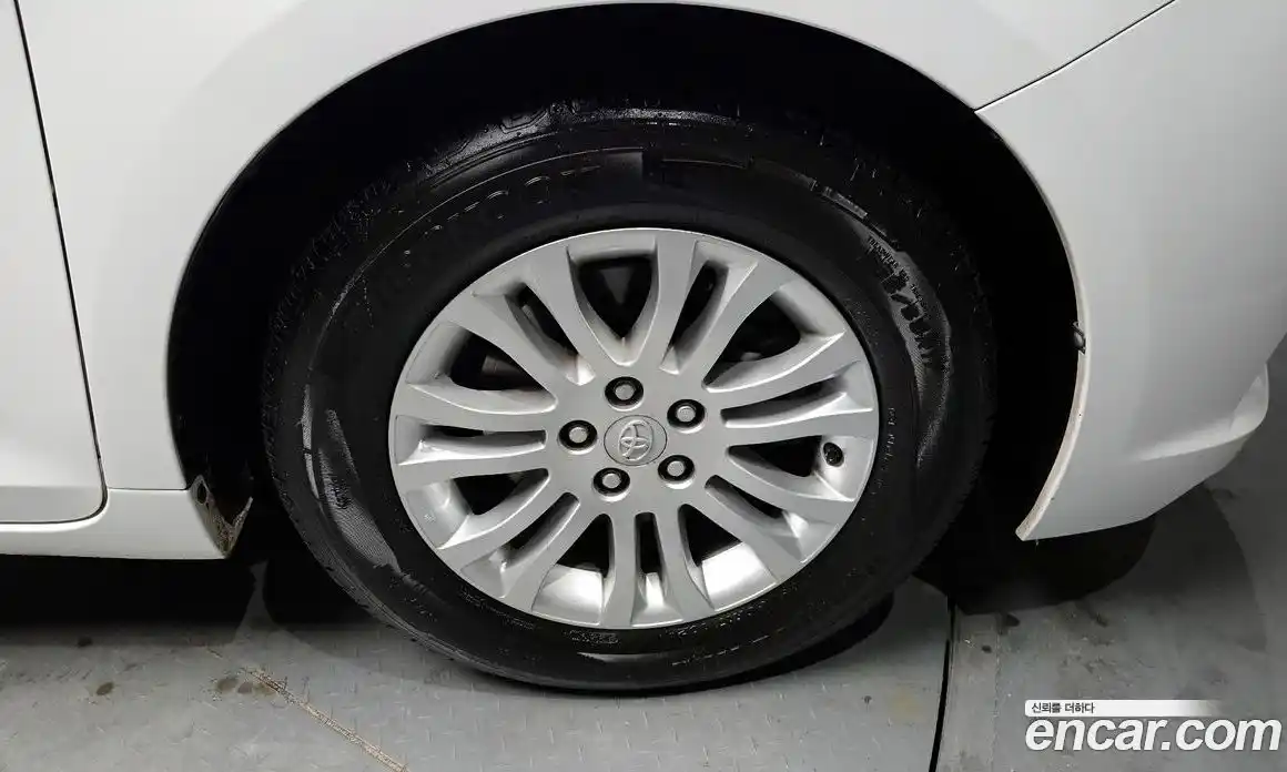 Toyota Sienna 2011 3.5 Автомат в Москве № 215543, фото 11