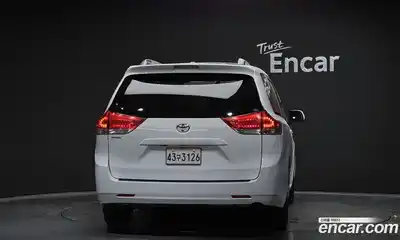 Toyota Sienna 2011 3.5 Автомат в Москве № 215543, миниатюра 12