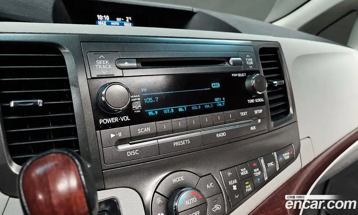 Toyota Sienna 2011 3.5 Автомат в Москве № 215543, фото 19