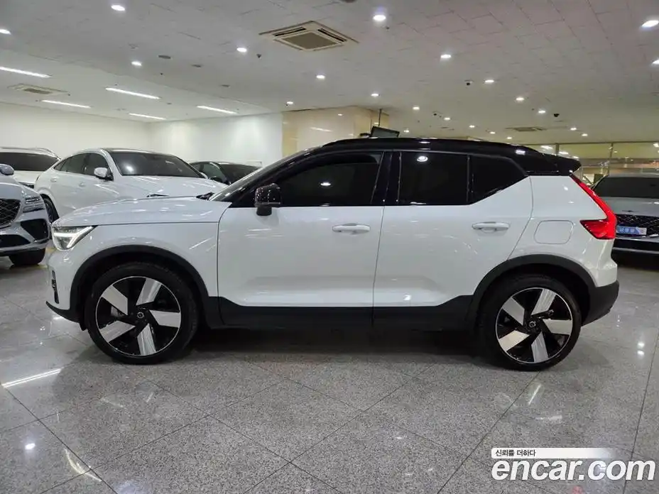 Volvo XC40 2024 0.2 Автомат в Москве № 230837, фото 3