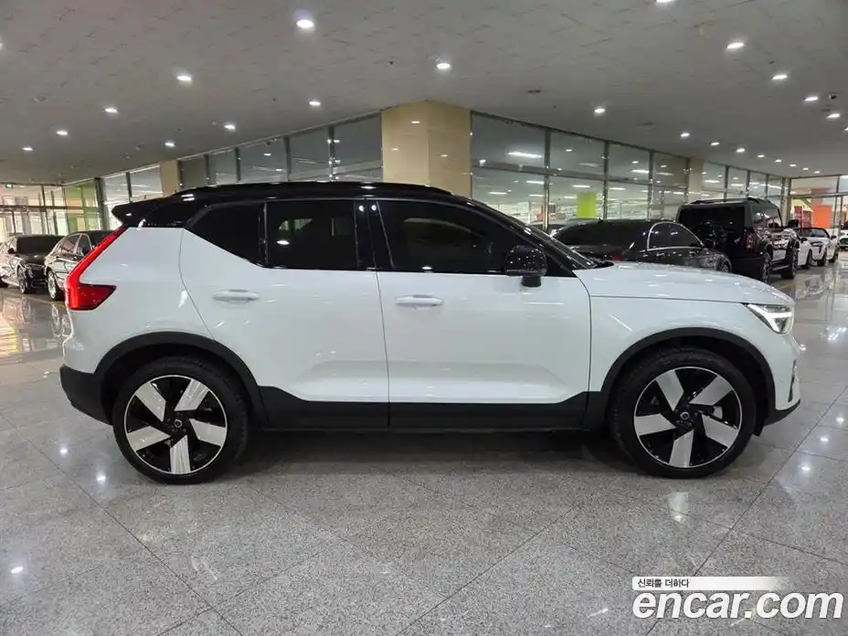 Volvo XC40 2024 0.2 Автомат в Москве № 230837, фото 5