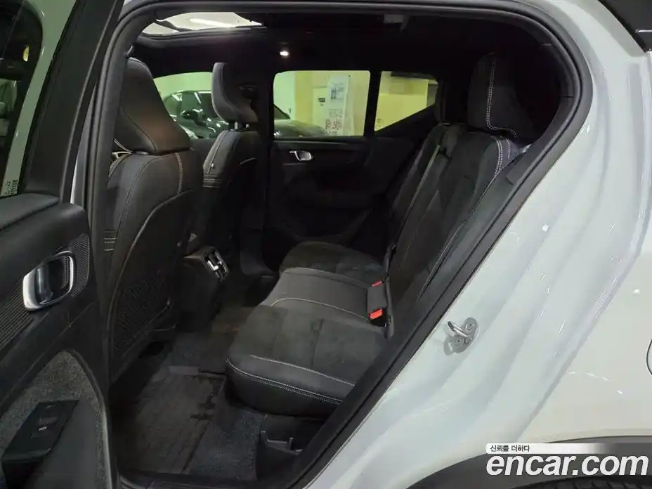 Volvo XC40 2024 0.2 Автомат в Москве № 230837, фото 7