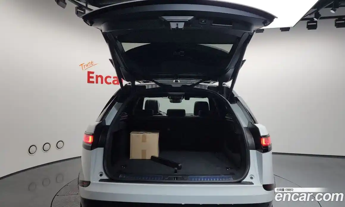 Land Rover Range-Rover Velar 2022 3.0 Автомат в Москве № 231276, фото 20