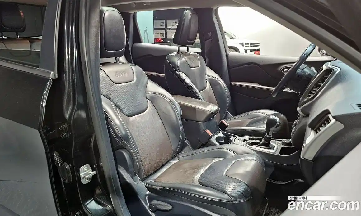 Jeep Cherokee 2016 2.2 Автомат в Москве № 232771, фото 6