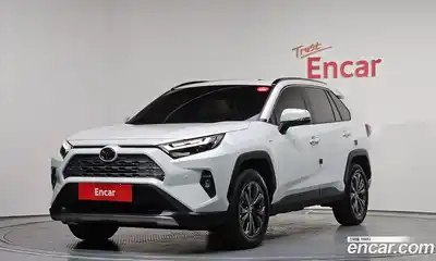 Toyota RAV4, 2025