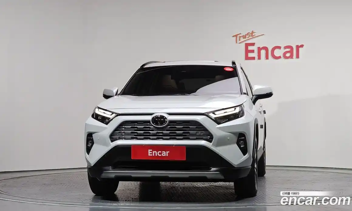 Toyota RAV4 2025 2.5 Автомат в Москве № 232815, фото 3