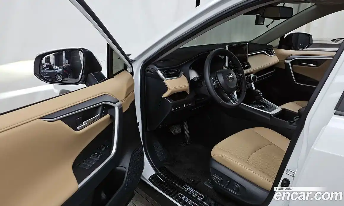 Toyota RAV4 2025 2.5 Автомат в Москве № 232815, фото 10