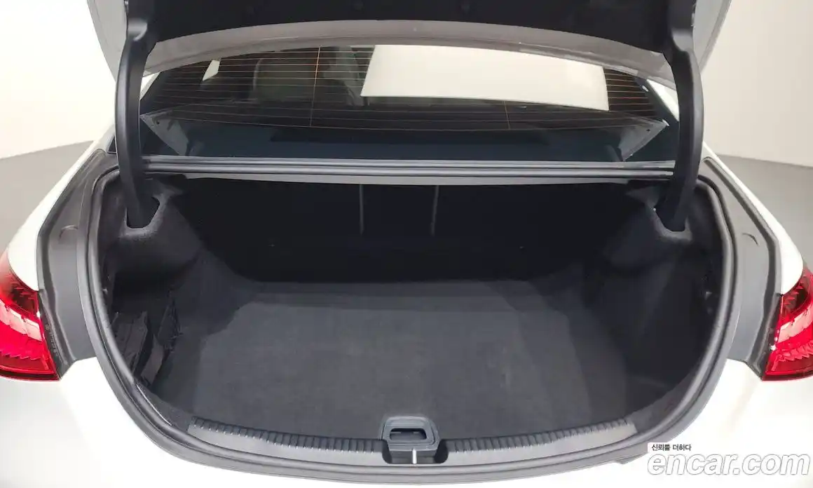 Mercedes-Benz C-Class 2022 2.0 Автомат в Москве № 239807, фото 12