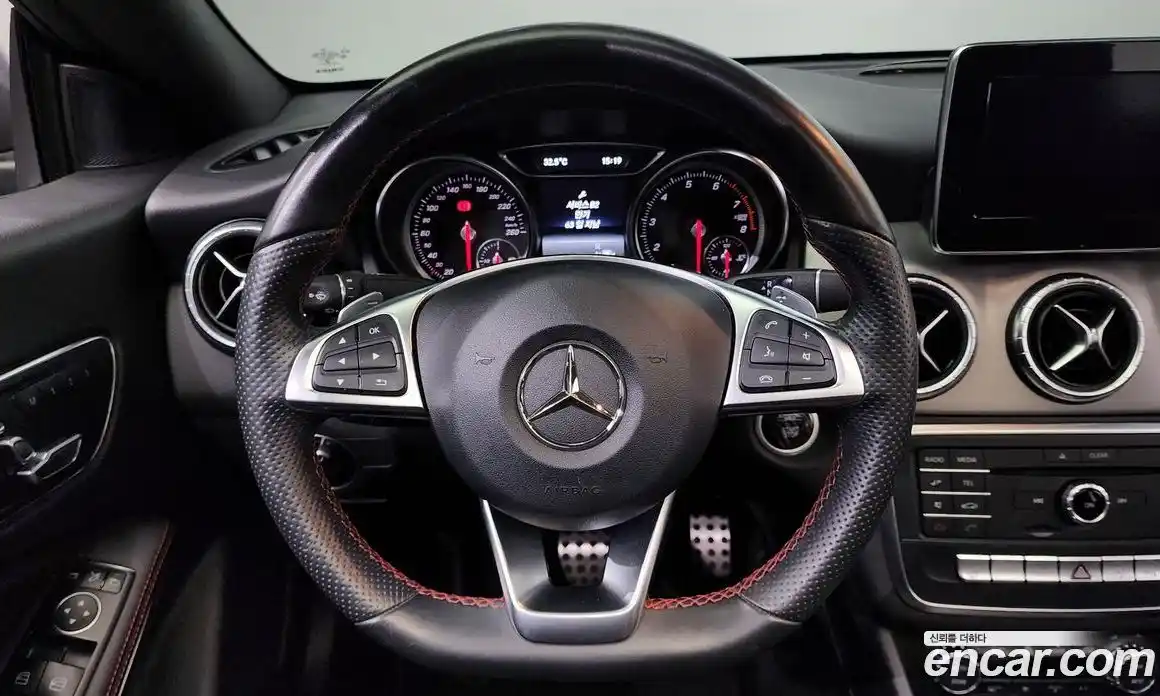 Mercedes-Benz CLA-Class 2018 2.0 Автомат в Москве № 240081, фото 18