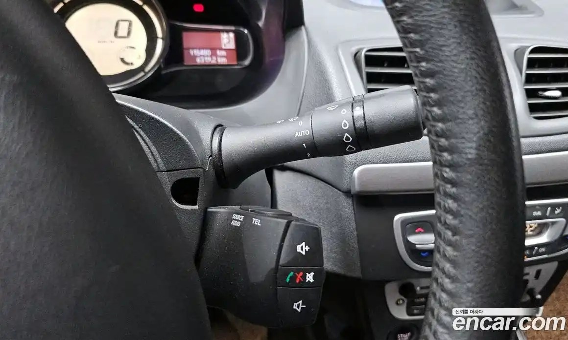 Renault SM3 2017 1.6 Автомат в Москве № 242544, фото 13