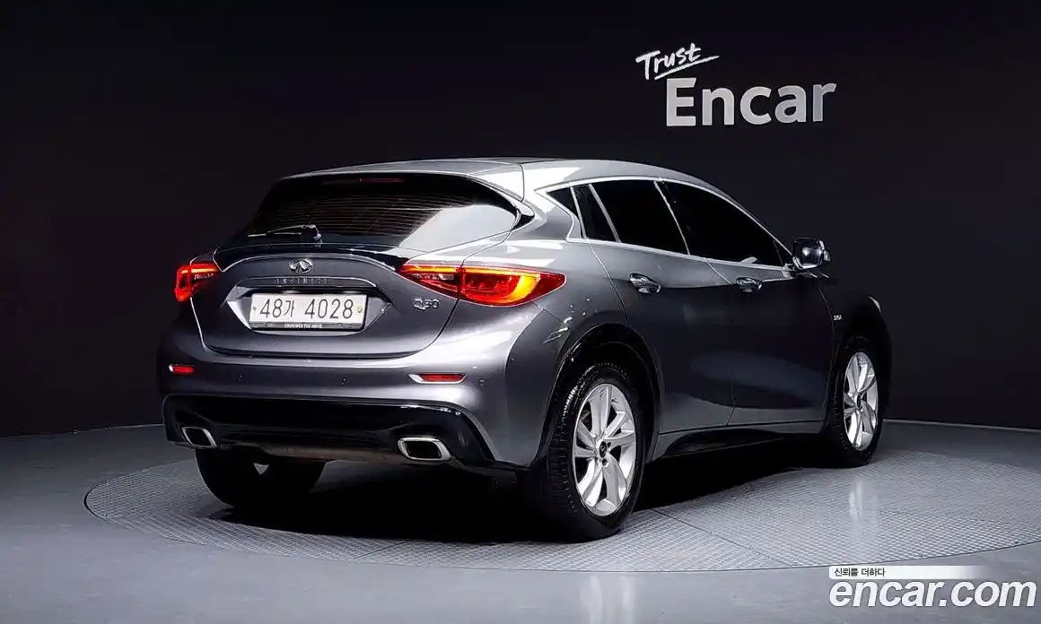 Infiniti Q30 2019 2.0 Автомат в Москве № 244795, фото 13