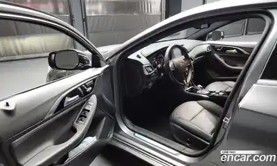 Infiniti Q30 2019 2.0 Автомат в Москве № 244795, миниатюра 5